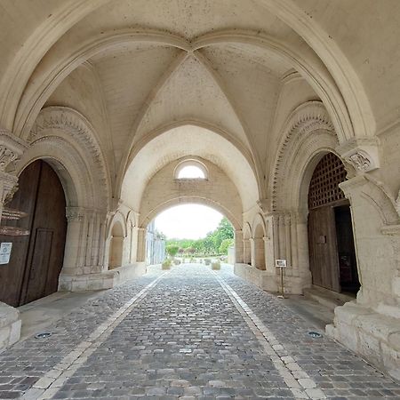 Chambre D'Hotes La Grenade Bleue Pons Luaran gambar