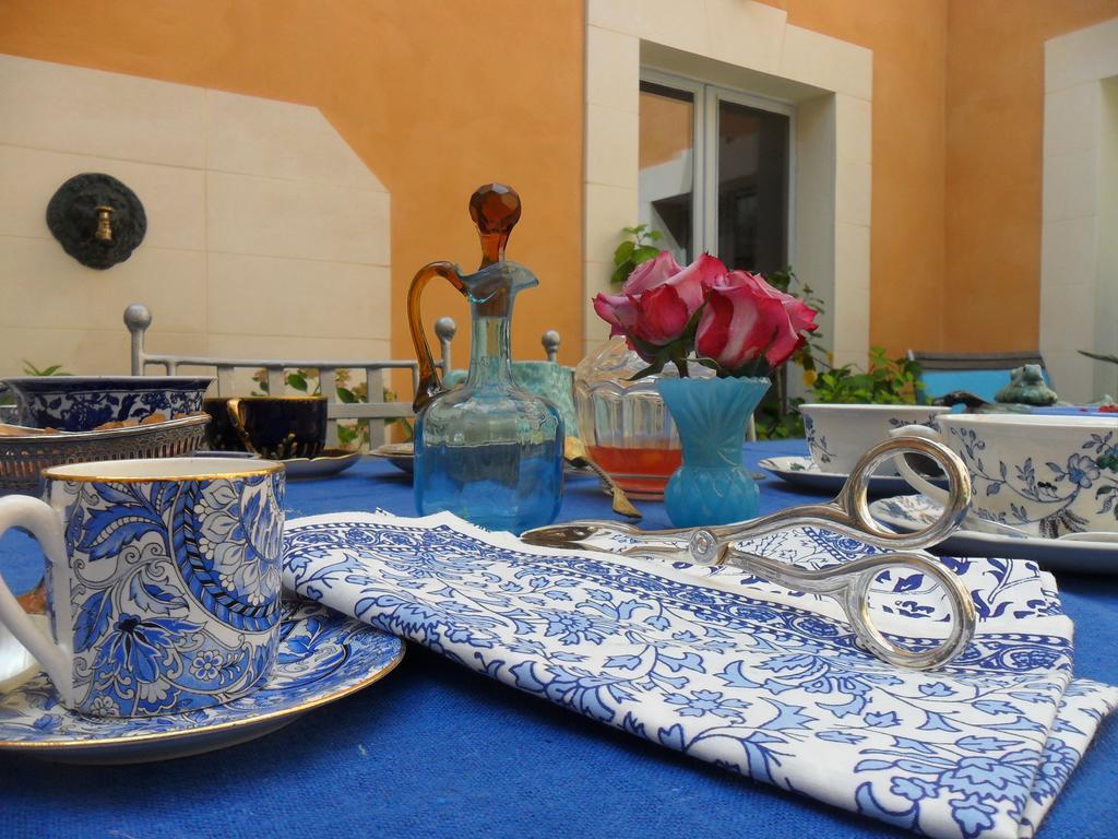 Chambre D'Hotes La Grenade Bleue Pons Luaran gambar